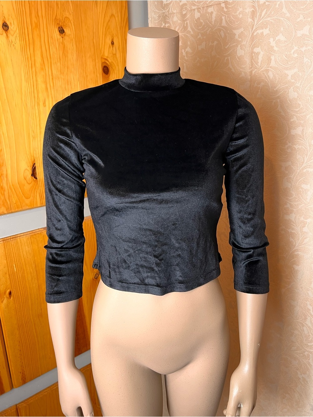 Black Velvet Mock Neck 3/4 Sleeve Cropped Fitted Shirt - Sz M | Gothic Festive